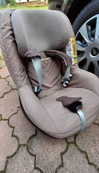 Autosedačka + základna