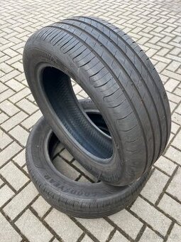 Letní pneu 215/55 R17  GoodYear