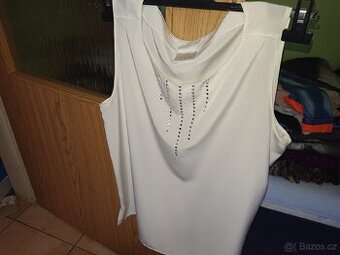 Velmi pekna halenka v.M