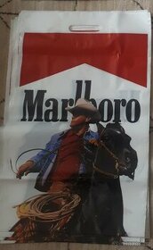 Igelitky Marlboro a jiné