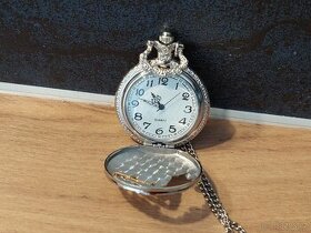 Kapesní hodinky s motivem vláčku - nové, lesklé