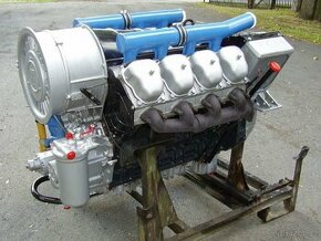 Motor a převodovka tatra 815 V8