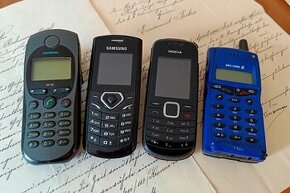 Sada starých mobilů - nefunkční /Samsung, Siemens, Nokia../