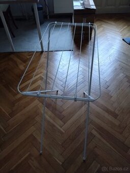 Malý sušák na prádlo – levně a ihned k odběru