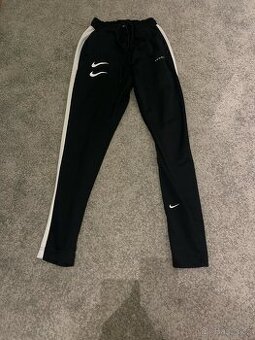 Nike tepláky