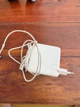 Nabíječka MacBook Poškozený kabel