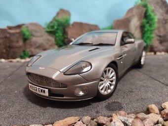 prodám model 1:18 aston martin vanquish