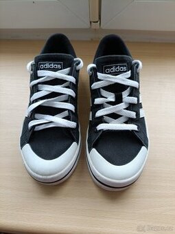 Prodám tenisky Adidas velikost 36.Jen osobní odběr