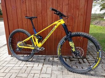 Celoodpružené kolo mondraker
