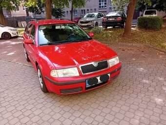 Škoda Octavia 1.6i Tour rok 2009