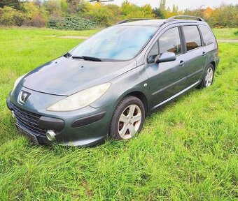 P 307, 1.6 benzín , 170 tis km, po rozvodech