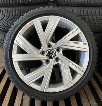 5x112 R18 7,5J ET51 Volkswagen + 225/40 R18 Pirelli zimné