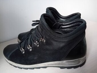 pánské kožené kotník. boty č. 7,5  zn. Luftpolster