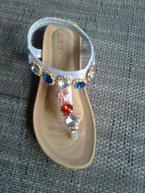 Nové sandálky