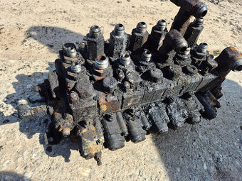 Vyvážečka John Deere 1110D, Valmet náhradní díly