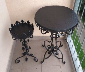 Starožitné kované stolky