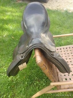 Anglické sedlo barnsby