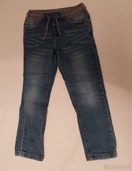 Kalhoty, tepláky, kraťasy, vel.110