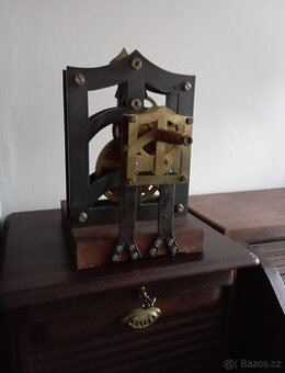 Hodinový stroj věžních hodin