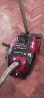 vysavač - 1