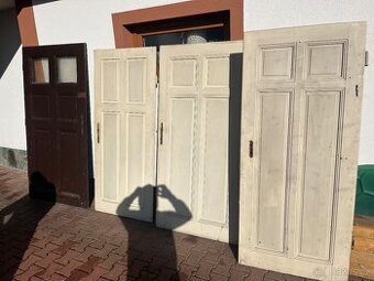 Staré dřevěné dveře