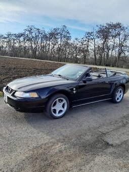 Ford Mustang 4.6 GT manuál,cabrio