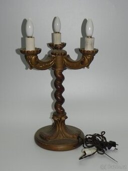 Stará vyřezávaná lampička