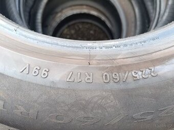 225/60 R17 Pirreli Cintuato P7 DOT 22 6,5-7,5mm