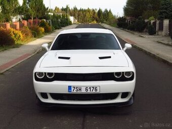 Dodge Challenger, 5.7 HEMI V8 SRT vzhled - DPH