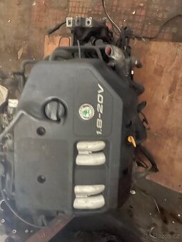 Motor 1.8 agn plně funkční
