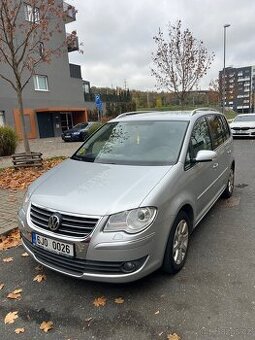 Volkswagen Touran 2.0 TDI - 7 místní