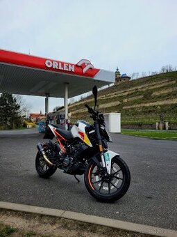 KTM duke 125