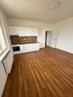 Pronájem městského bytu 2+kk (50,45 m²) – Louny, Husova 1071