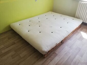 Futon - 1