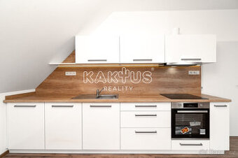 Pronájem nového podkrovního bytu 3+kk, ulice Oblá (70m2),