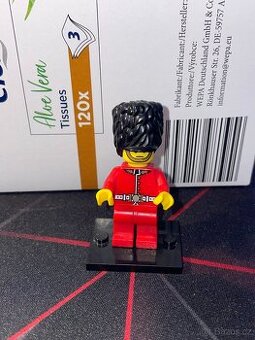 Lego postavičky nebo součástky