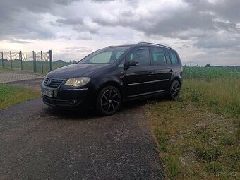 VW Touran, 2.0 TDI, DSG, Xenon, tažné