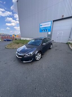 Opel insignia sport tourer 1,6 nafta top stav 2015