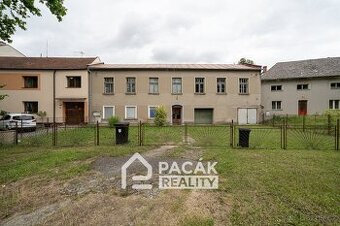 Prodej prostorného rodinného domu k rekonstrukci, s obrovský