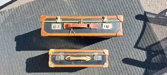 Staré cestovní kufry