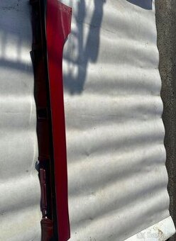 Mazda MX5 ND, pravý kryt prahu