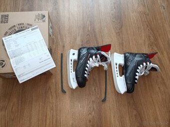 Chlapecké hokejové brusle vel.38