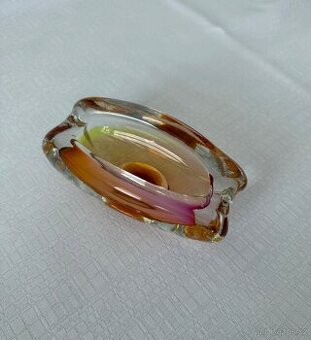 Popelník z hutního skla