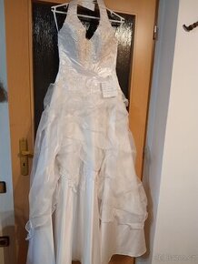 Svatební šaty