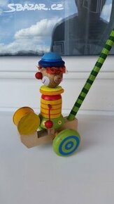 Dřevěná hračka šašek na tyči