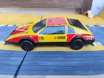 Staré plechové auto