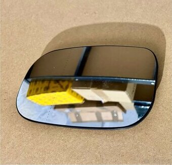 Sklo zrcátka levé Volvo P1