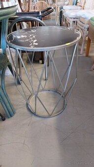 Stolek stříbrný nový