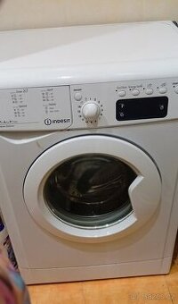 Pračka Indesit