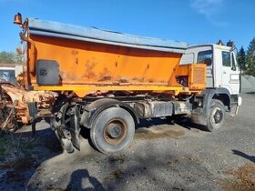 Škoda 706 MTS 24R se sypačovou nástavbou VSV-6/IV A